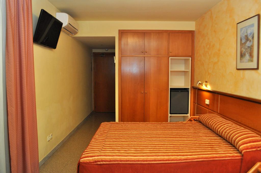 Hotel Sole Pobla de Segur Rum bild