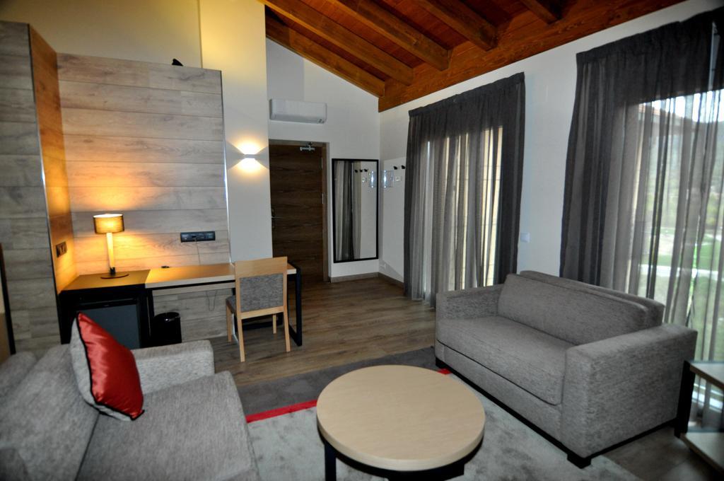 Hotel Sole Pobla de Segur Rum bild